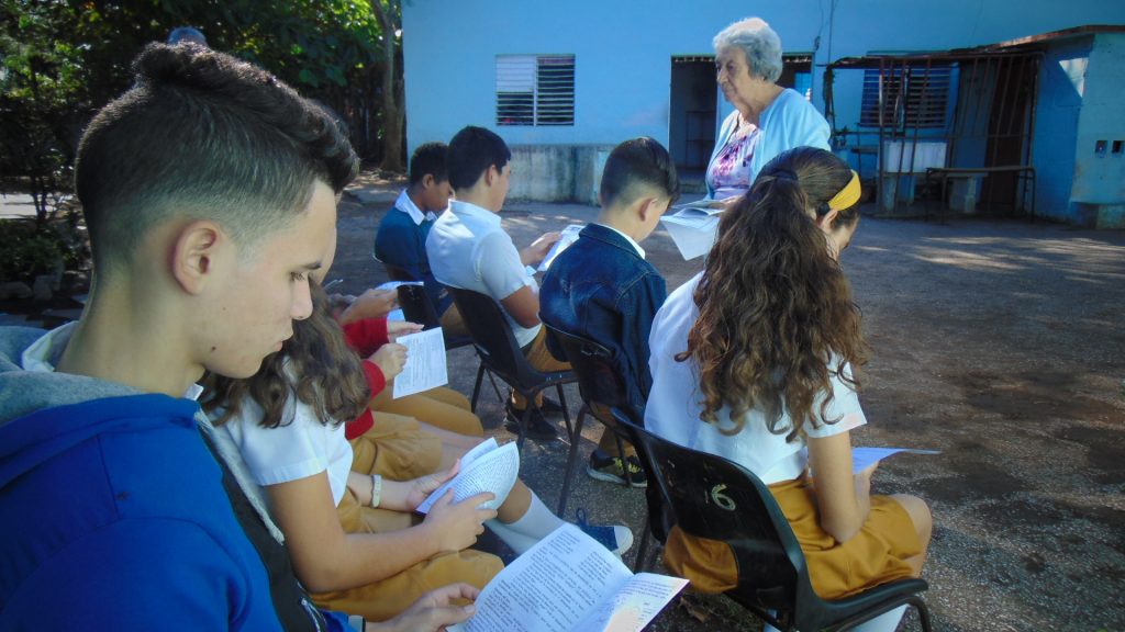 Conocimiento y tecnología en función de potenciar el estudio de las matemáticas 1 DSC04971