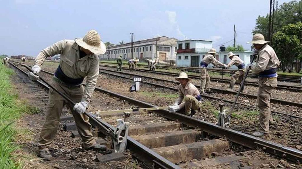 La reparación de vías es otra tarea priorizada. Foto: Vanguardia.