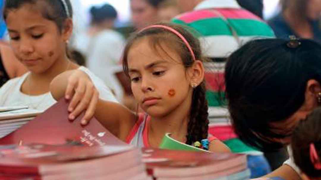 Encuentros, paneles, foros y coloquios constituyen algunas de las actividades del programa literario. Autor: Abel Rojas Barallobre