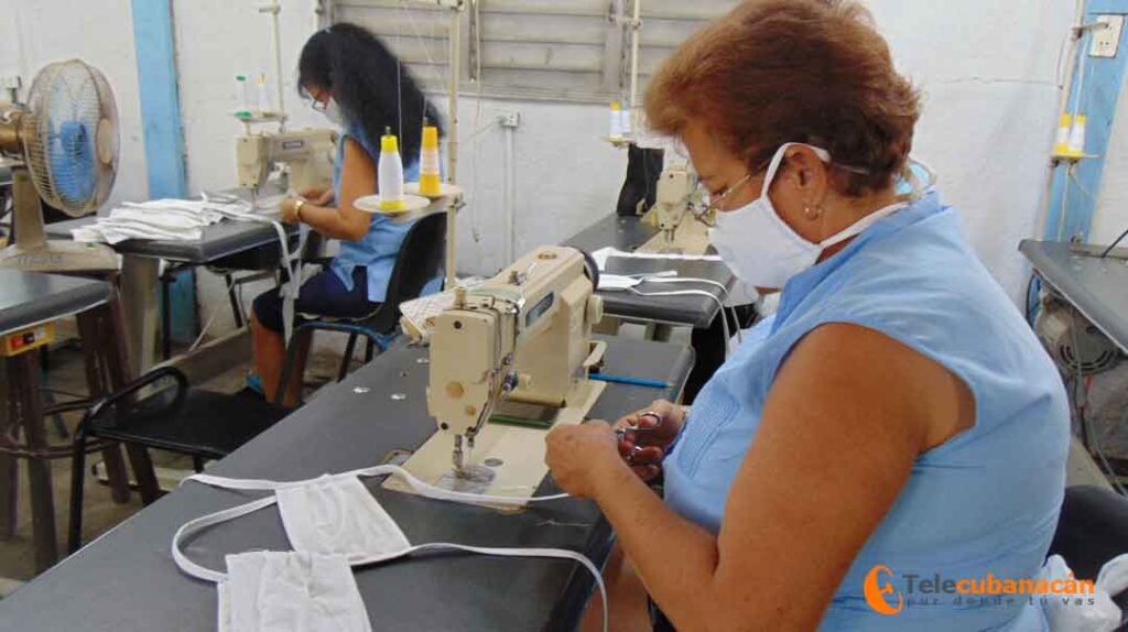 costurera con nasobuco taller impedidos