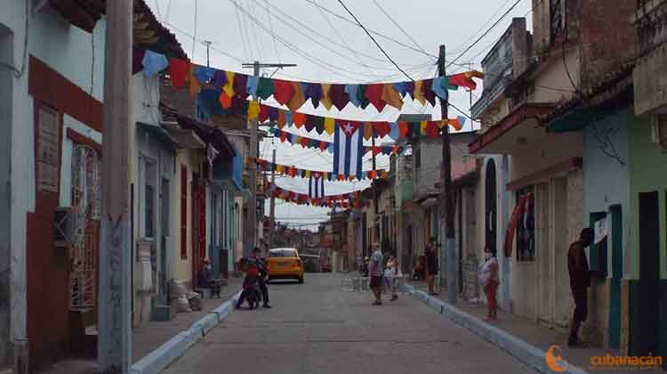 Un Primero de Mayo diferente, pero siempre unido 2 cuadra adornada 1 mayo