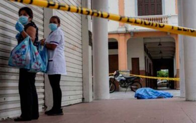 Más de mil 500 fallecidos en Guayaquil, confirma ministro de Salud de Ecuador