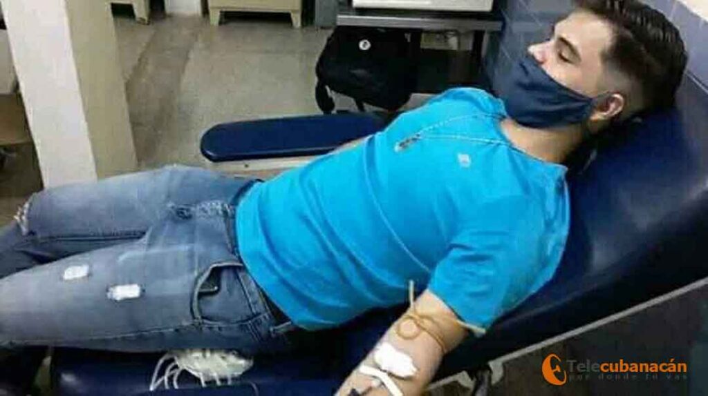 joven donando sangre uclv