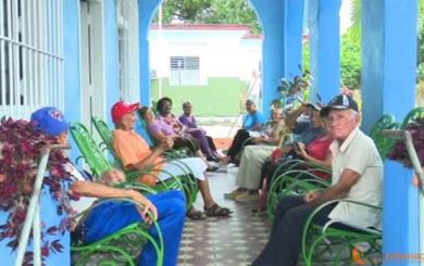 Encuesta de envejecimiento en Cuba subraya protagonismo de las personas mayores en el hogar