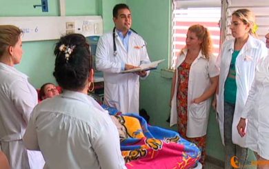 A los hospitales se va con el traje de la decencia y de las buenas costumbres