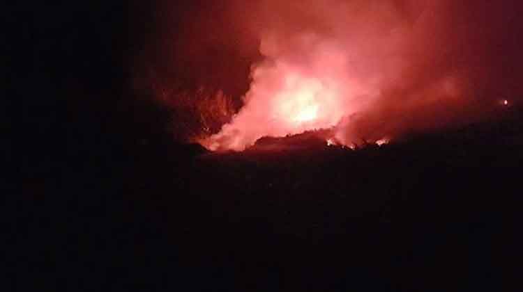 El incendio, que alcanzó las áreas del vertedero municipal, no se originó producto de indisciplinas sociales. Foto: Abel Falcón (CMHW)