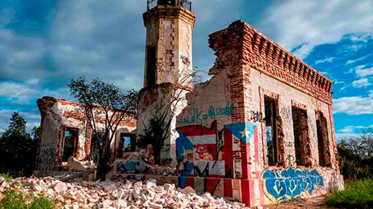 Las ruinas del faro de Guánica quedaron totalmente destruidas. Foto: Ricardo Arduengo/AFP.
