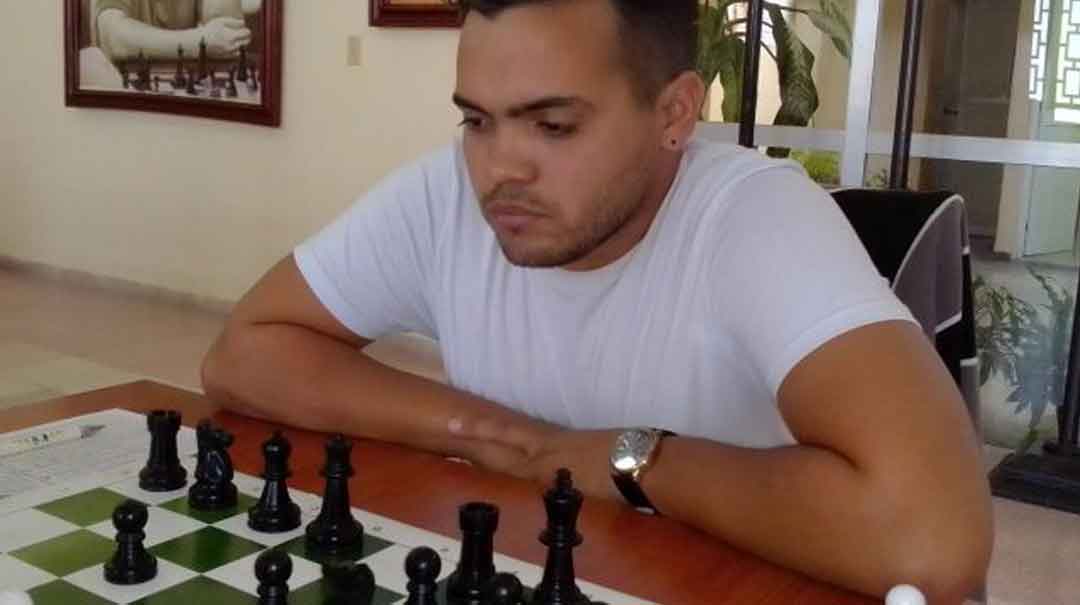 El MI pinareño William Hernández, que acumuló siete unidades. Foto: Osmani Pedraza.