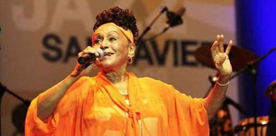 Cantante cubana Omara Portuondo celebra su 92 cumpleaños