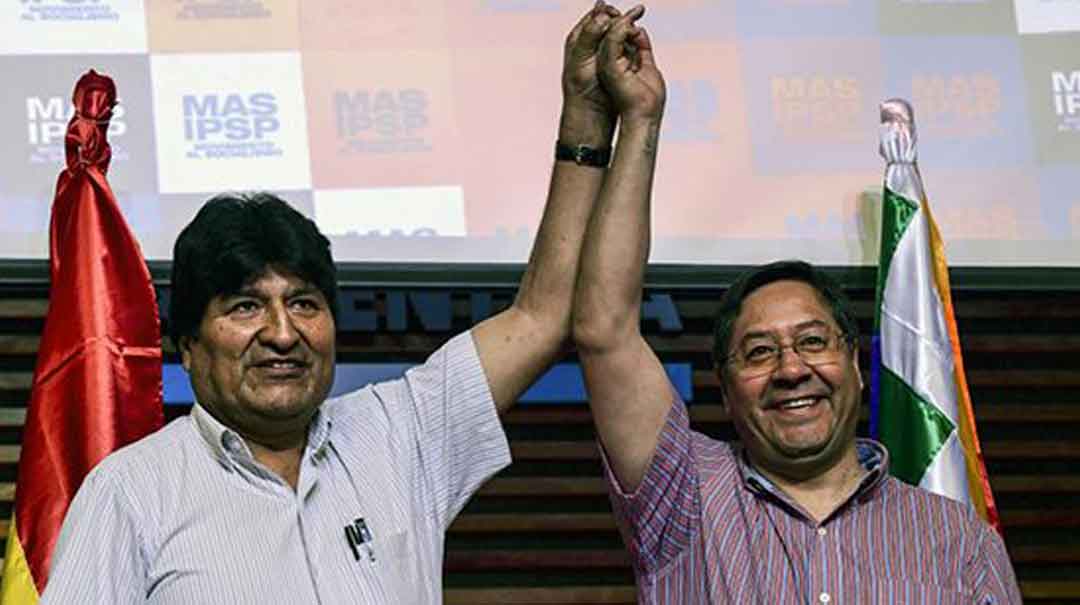 Evo junto al nuevo candidato presidencial del MAS. Foto: Página 12