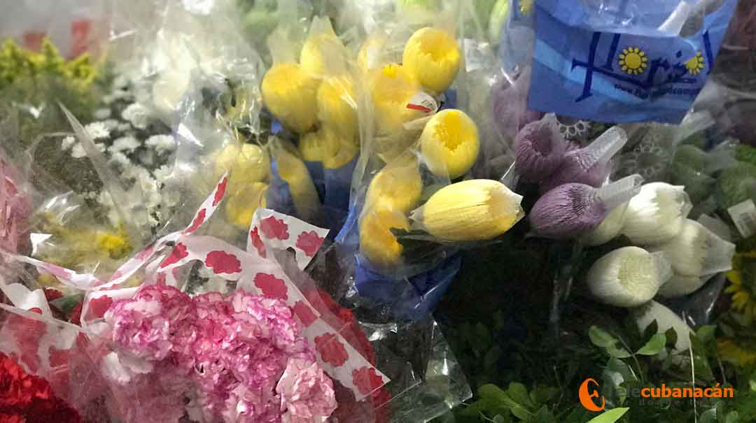 Cada arreglo floral esconde horas de un minucioso estudio e interpretación de la persona, hecho o fecha señalada.