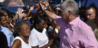 Presidente cubano recorrió barrio habanero en transformación