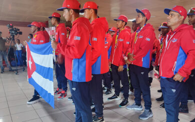 Reciben a subcampeones del Campeonato Mundial de béisbol sub-15