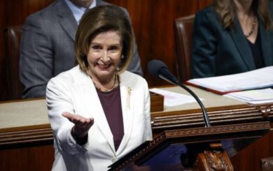 Nancy Pelosi renuncia como líder demócrata de la Cámara de Representantes de EEUU