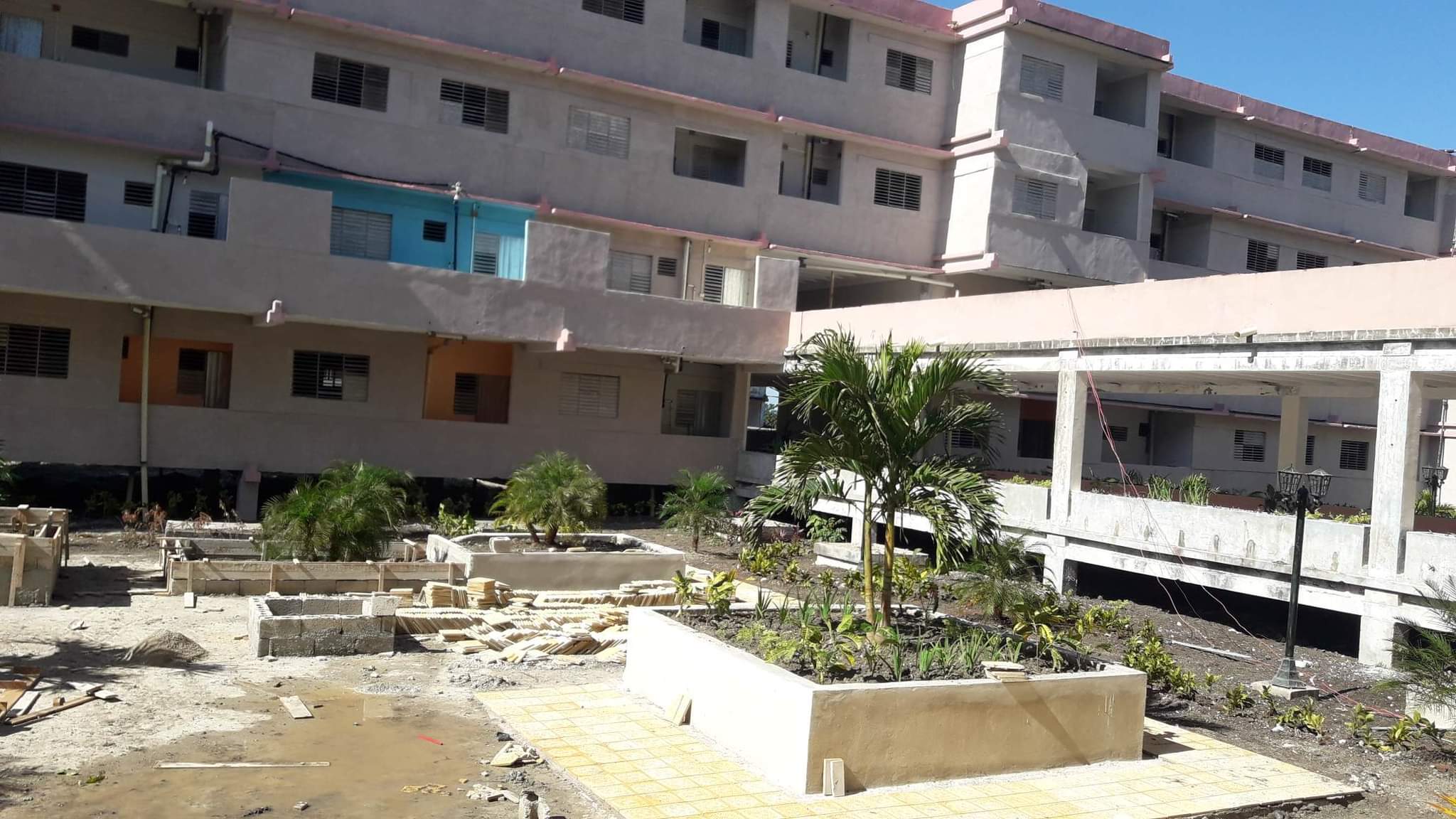 Labores constructivas para el programa de la Vivienda en la Ciudad Escolar "Ernesto Che Guevara".