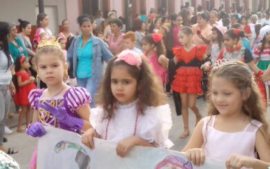 En Manicaragua, desfile martiano por el aniversario 170 del natalicio del Ápostol