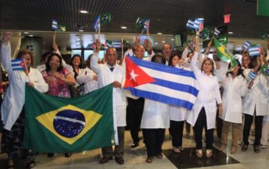 Llegarán este mes otros 124 médicos cubanos especialistas a México