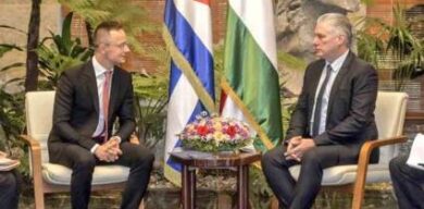 Dialoga Presidente cubano Díaz-Canel con canciller de Hungría