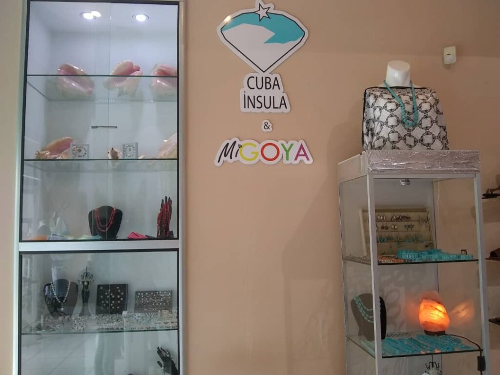 IMG-20230804-WA0083-1024x768 Creatividad y calidad de los artesanos villaclareños (+Fotos)