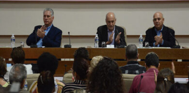 Díaz-Canel acompaña a los periodistas cubanos en su XI Congreso