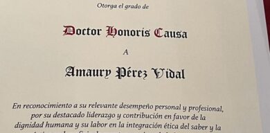 Recibe Amaury Pérez título honoris causa de la Universidad del Instituto Americano Cultural en México