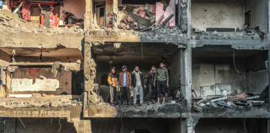 Más de 20 000 muertos y siguen cayendo las bombas sobre Gaza