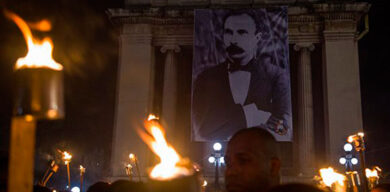 Miles de jóvenes encenderán antorchas este 27 de enero para honrar a Martí