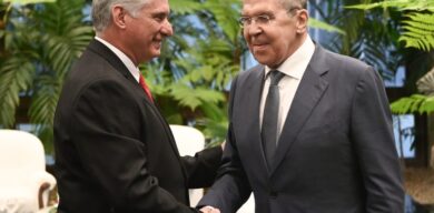 Presidente cubano recibe a Canciller ruso