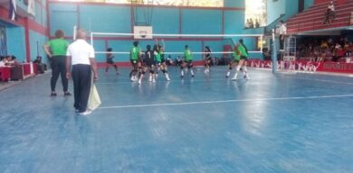 Camagüey y Villa Clara lideran nacionales de voleibol