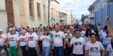 Villa Clara: Marchan los santaclareños en solidaridad con el pueblo de Palestina