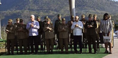 Raúl y Díaz-Canel participan en ceremonia de traslado e inhumación de combatientes del III Frente Oriental