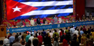 Concluye 12 Congreso de la Unión de Jóvenes Comunistas con la presencia de Presidente cubano