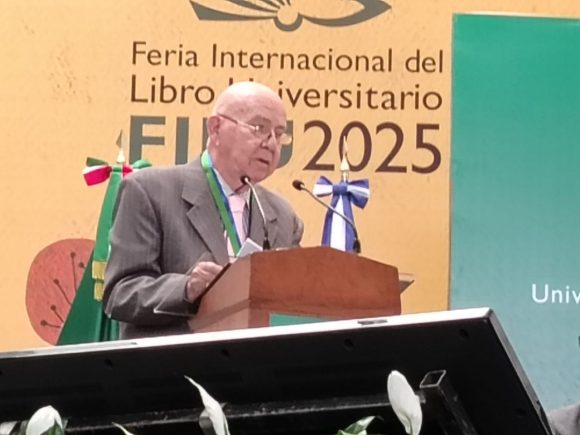 Otorga la Universidad Veracruzana en México Doctorado Honoris Causa a Miguel Barnet