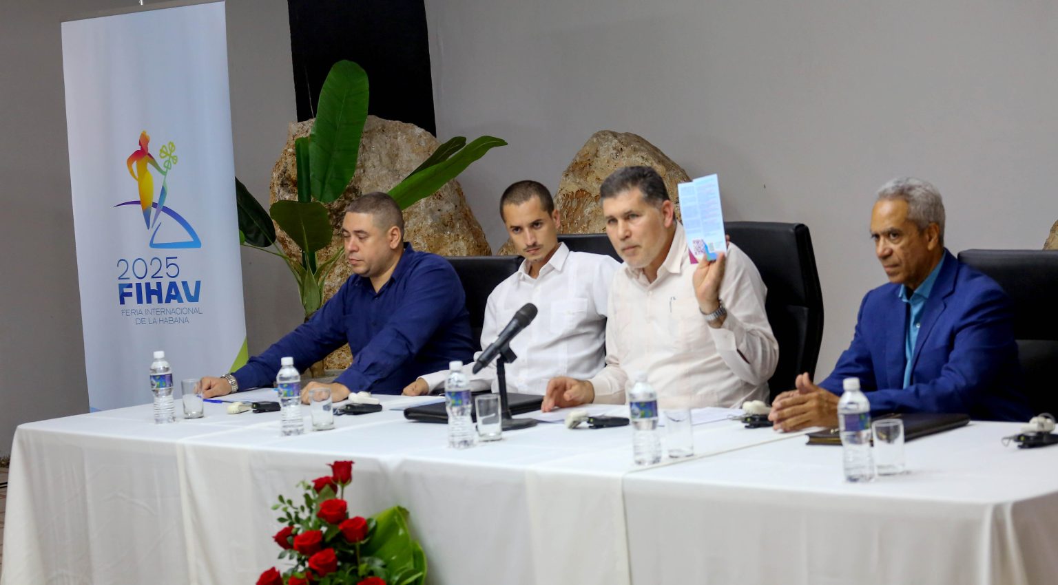 Conferencia de prensa FIHAV 2025 01 1536x850 1