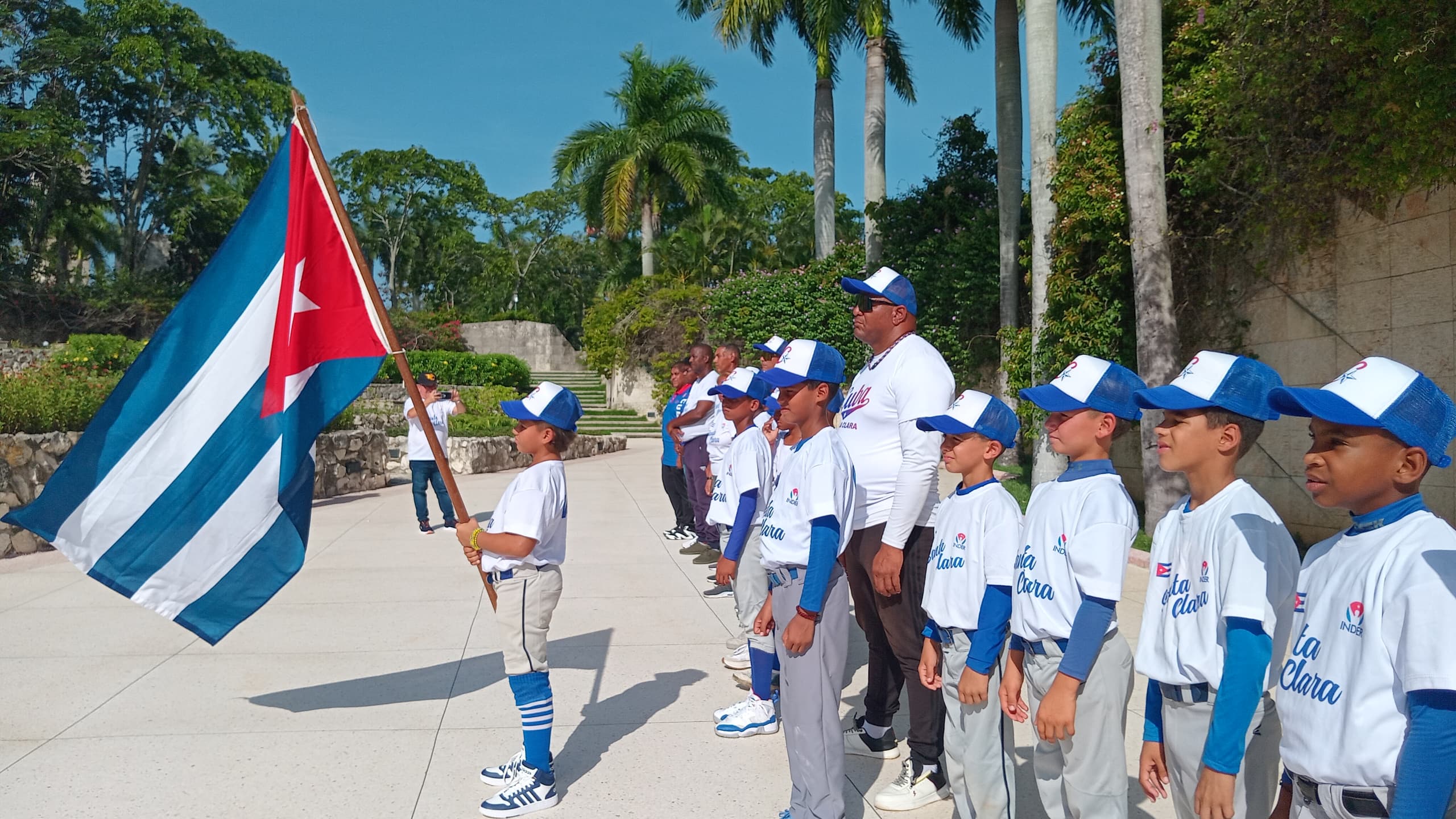 Abanderan equipo de Santa Clara que representará a Cuba en la Serie Latinoamericana de las Pequeñas Ligas de Béisbol categoría 9-10 años