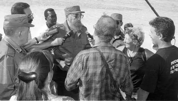 fidel habla con la prensa cubana pedraplen caibarien 580x330 1
