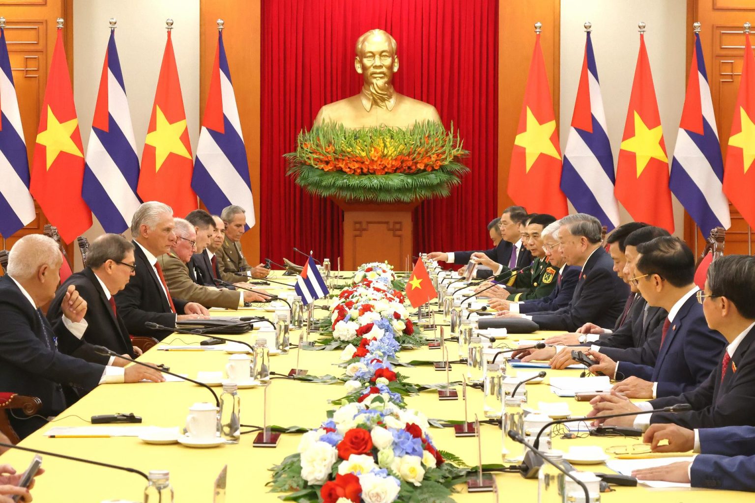 to lam y diaz canel en hanoi 2 1536x1024 1