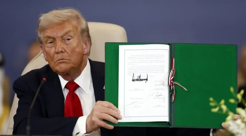 trump firma e1760379214283