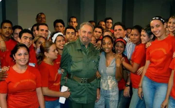 Noviembre, Fidel y los estudiantes 2 IMG 20251117 WA0046