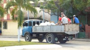 IMG-20251120-WA0011-300x169 Ayuda solidaria a las provincias orientales