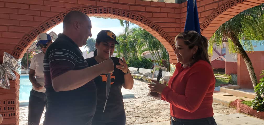 Reconocen a trabajadores eléctricos de Villa Clara por sus labores tras huracanes 4 IMG 20251210 WA0285