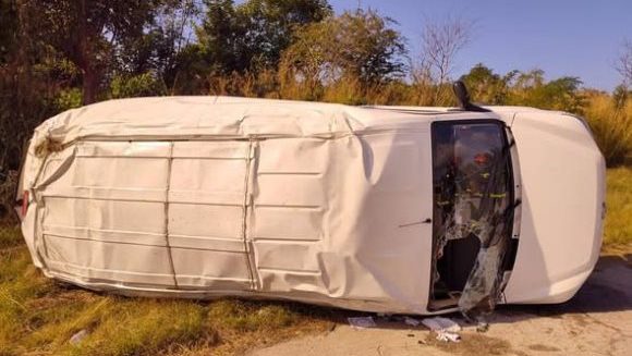 Vuelco de ómnibus con integrantes del grupo musical “Velito, el Bufón” deja un fallecido y 14 heridos leves