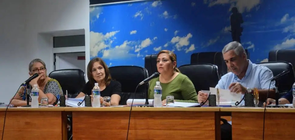 Comparte Vicepresidenta de la Asamblea Nacional con delegados santaclareños