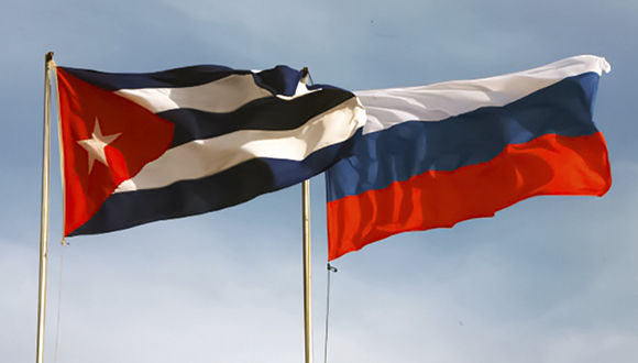 banderas cuba rusia