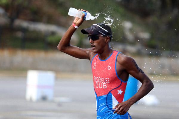 Alejandro Rodríguez puso el triatlón cubano en lo alto de América