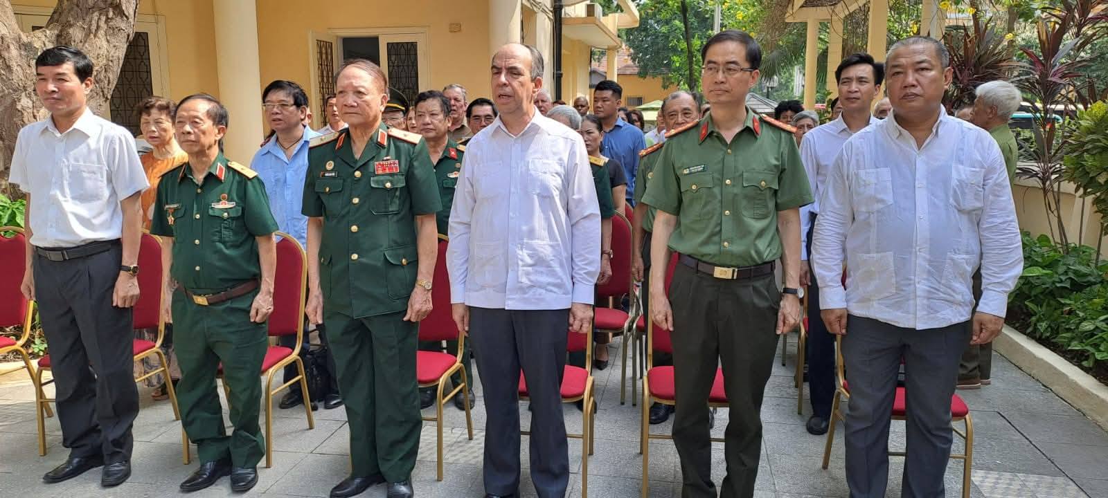 Desde Vietnam conmemoran 95 cumpleaños de Raúl Castro y denuncian campaña mediática 3 713929176 1644536474343920 2795894576531778998 n