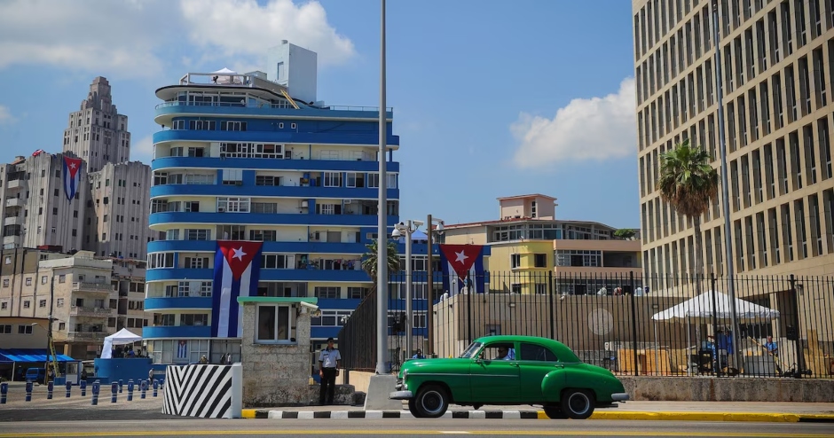 embajada eeuu habana bandera cuba almendron