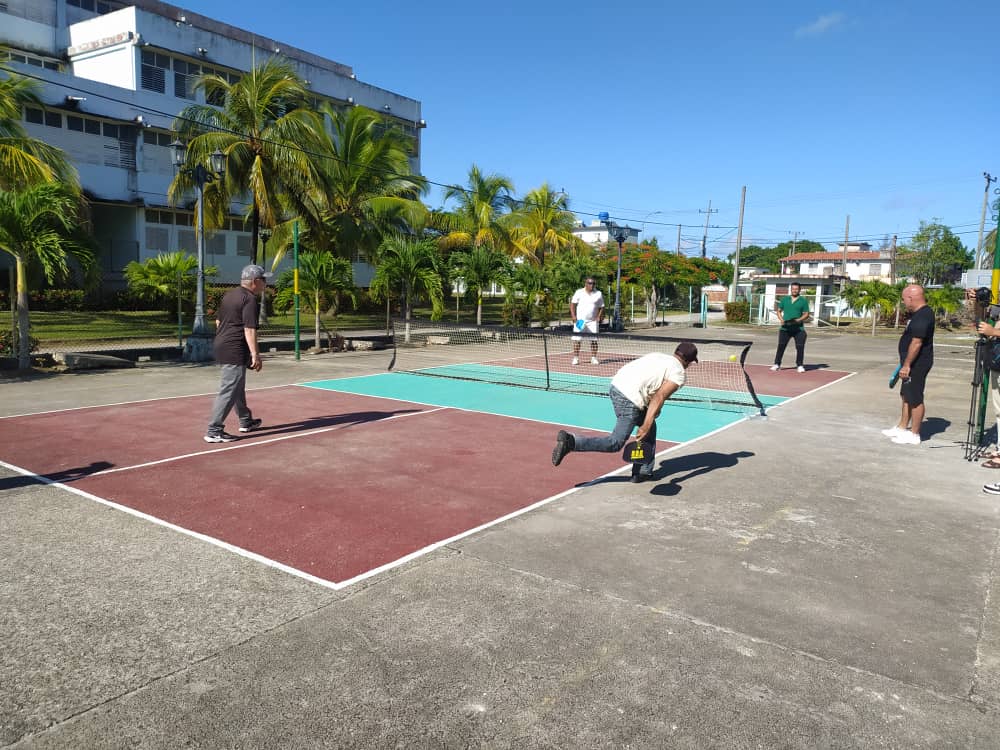 El pickleball llega por primera vez a la Universidad de Ciencias Médicas de Villa Clara 3 IMG 20260714 WA0049
