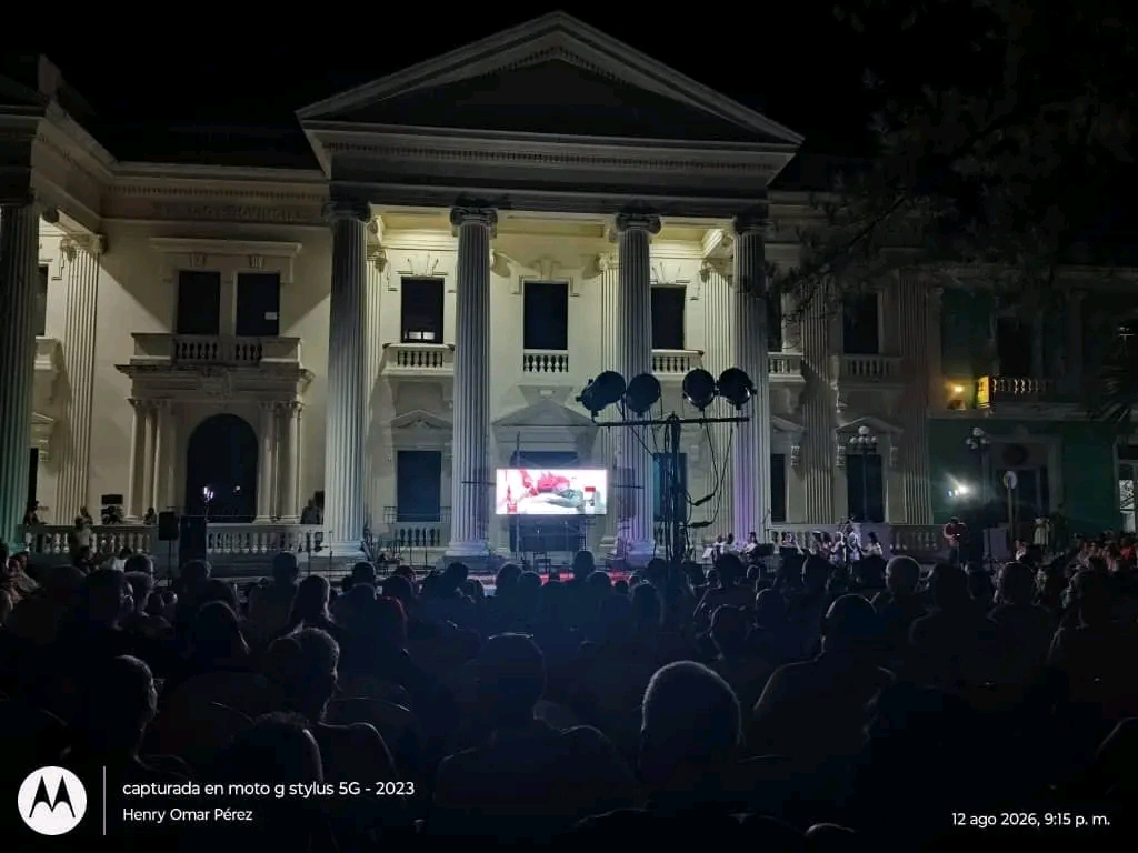 "Más allá del siglo": Una noche de arte y memoria en el parque Vidal 3 1786585787716
