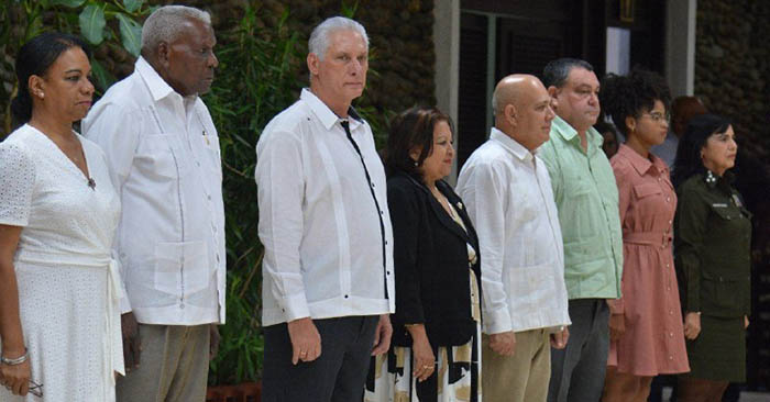 Encabeza Díaz-Canel acto de condecoración a destacadas federadas 3 2008 31 dc fmc